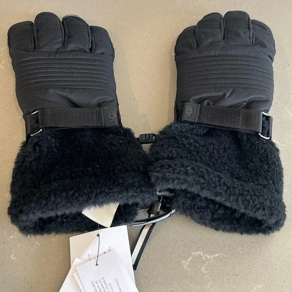 NWT UGG Women’s MetroPeak Gloves Black Leather Faux Fur Size Large - Picture 4 of 8